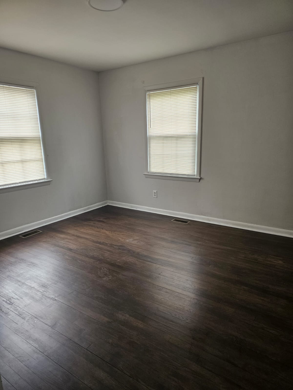 Middle bedroom empty